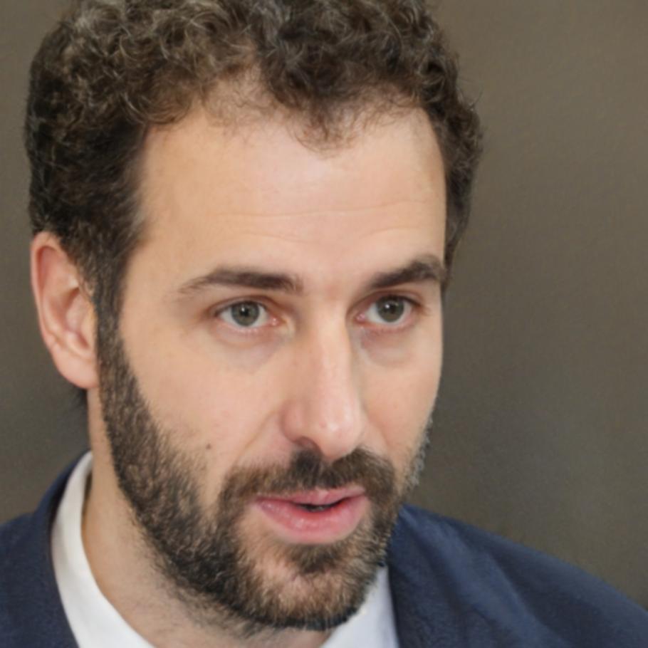 Portrait de Marc Dubois, expert en finance d'entreprise
